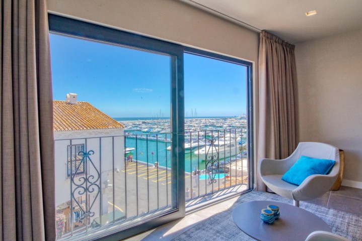 2 Bedroom Apartment in Puerto Banús