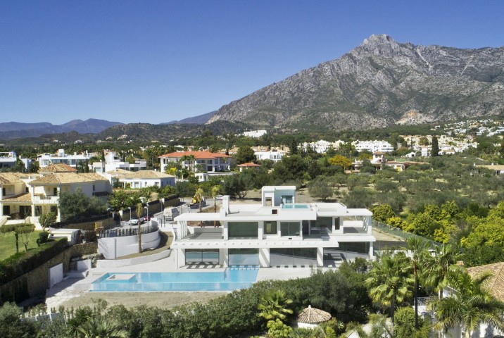 7 Bedroom Villa in The Golden Mile