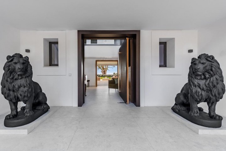 9 Bedroom Villa in Estepona