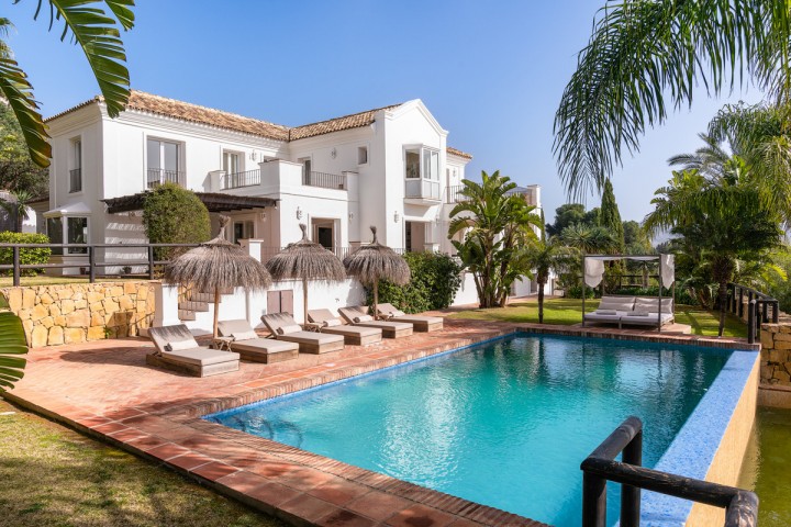 6 Bedroom Villa in Altos de los Monteros