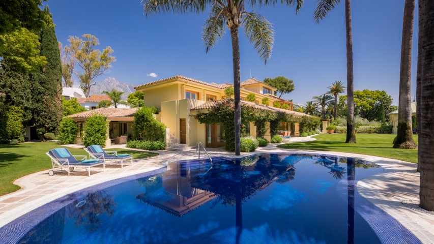 9 Bedroom Villa in The Golden Mile