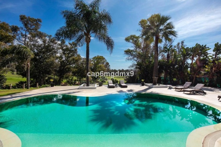 6 Bedroom Villa in Nueva Andalucía