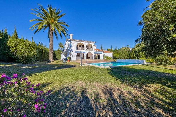 5 Sovrums Villa i Atalaya
