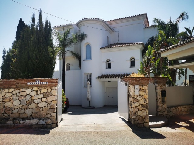 4 Sovrums Villa i Atalaya