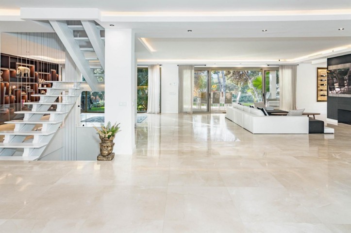 6 Bedroom Villa in Río Real