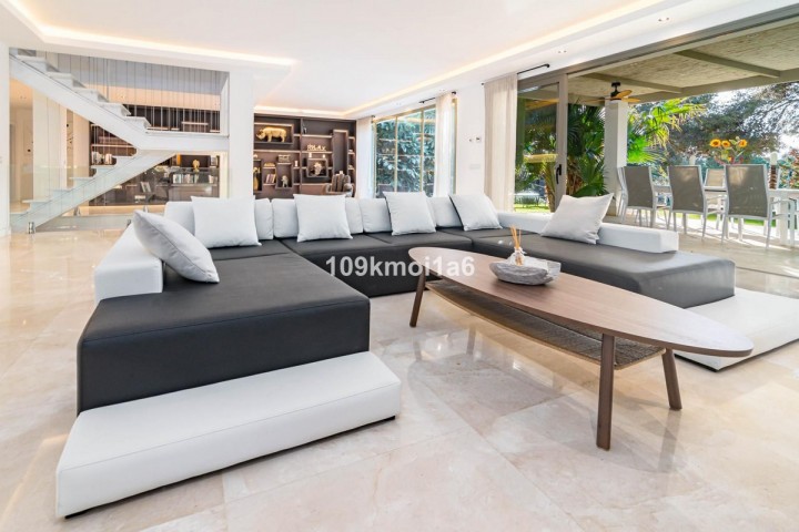 6 Bedroom Villa in Río Real