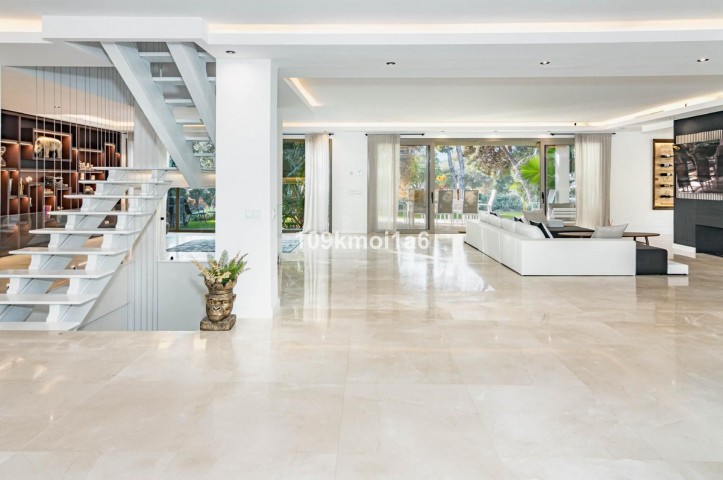 6 Bedroom Villa in Río Real