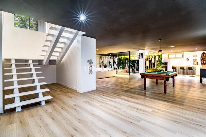 6 Bedroom Villa in Río Real