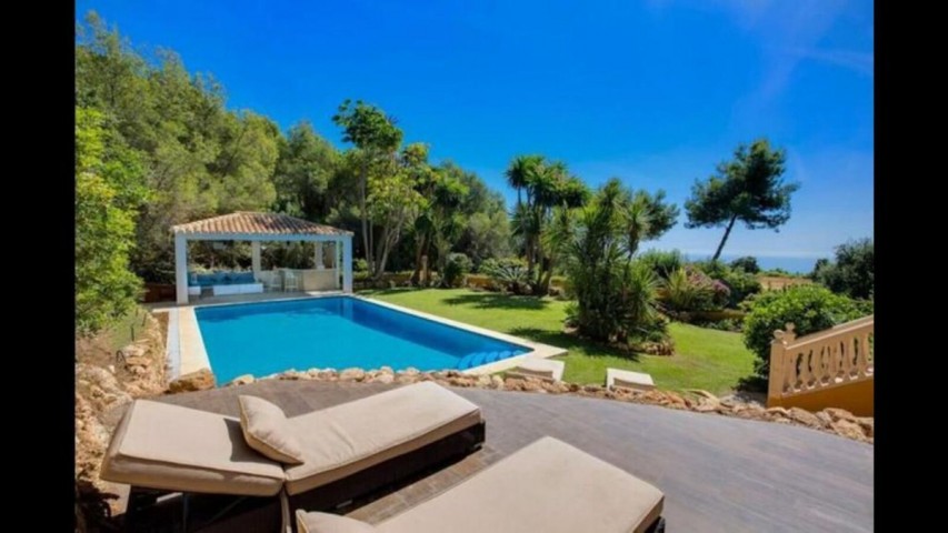 6 Bedroom Villa in The Golden Mile