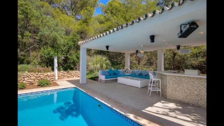 6 Bedroom Villa in The Golden Mile