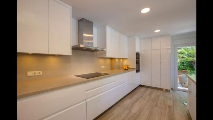 6 Bedroom Villa in The Golden Mile