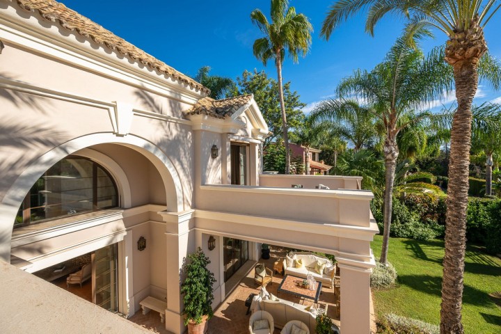 8 Sovrums Villa i Guadalmina Baja