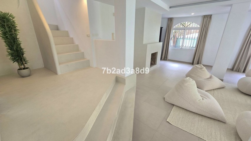 7 Sovrums Villa i Elviria