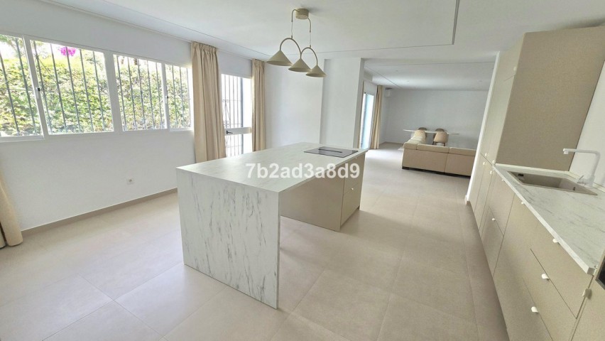 7 Sovrums Villa i Elviria