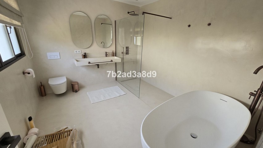 7 Sovrums Villa i Elviria