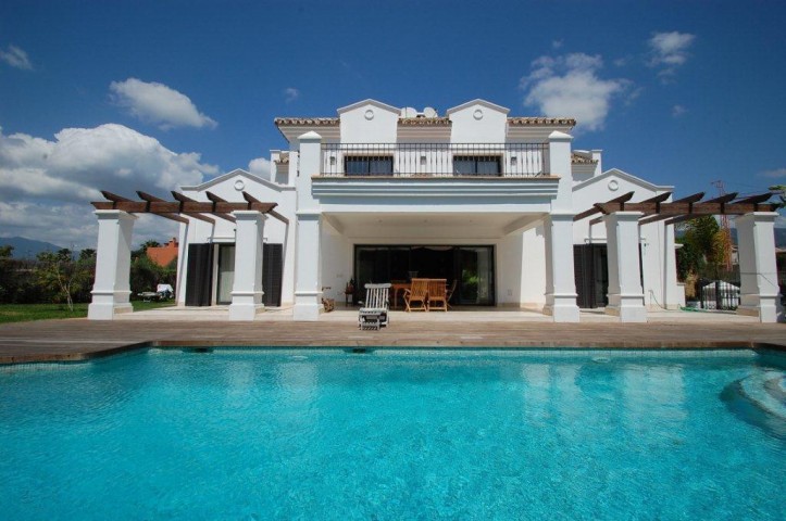 5 Bedroom Villa in The Golden Mile