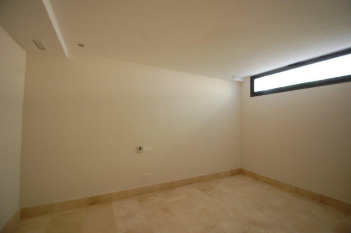 5 Bedroom Villa in The Golden Mile