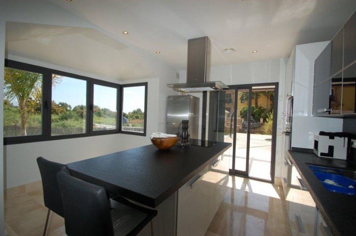 5 Bedroom Villa in The Golden Mile