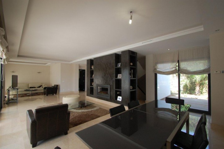 5 Bedroom Villa in The Golden Mile