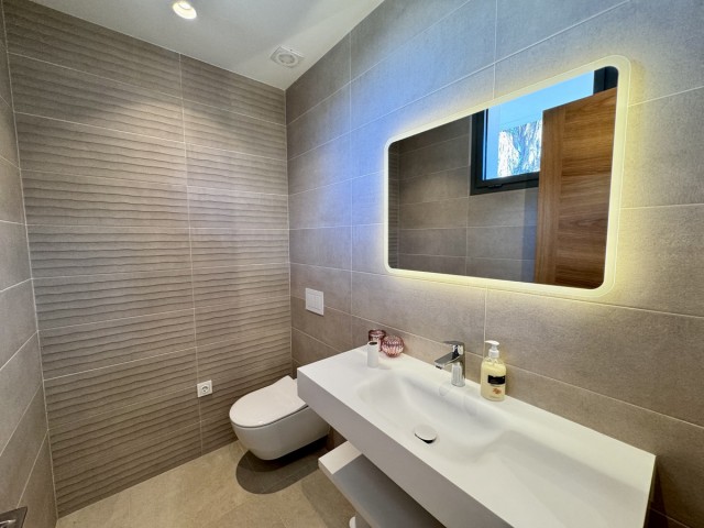 6 Bedroom Villa in Estepona