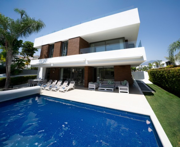 6 Bedroom Villa in Estepona
