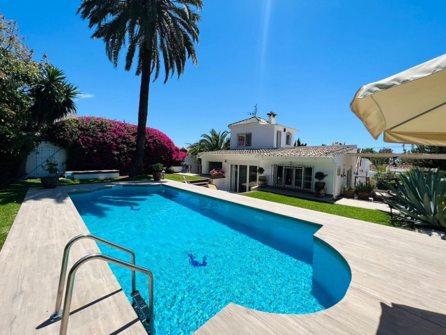 Villa avec 4 Chambres à Las Chapas