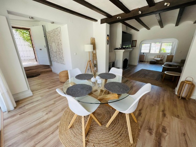 Villa avec 4 Chambres à Las Chapas