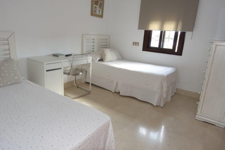 Villa avec 4 Chambres  à San Pedro de Alcántara