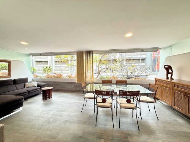 Apartamento con 2 Dormitorios  en Puerto Banús