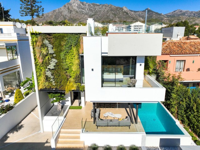 4 Bedroom Villa in The Golden Mile