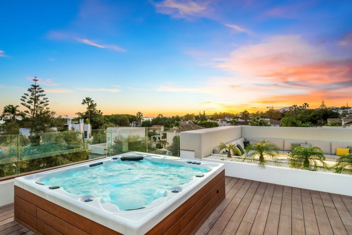 4 Bedroom Villa in The Golden Mile