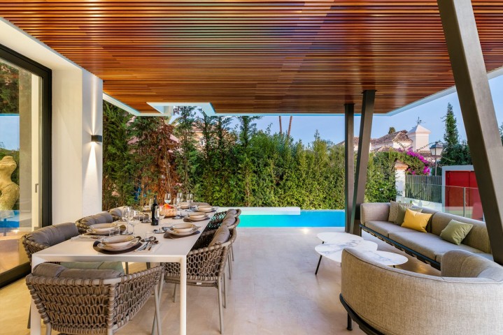 4 Bedroom Villa in The Golden Mile