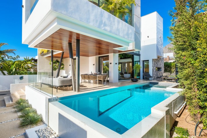 4 Bedroom Villa in The Golden Mile