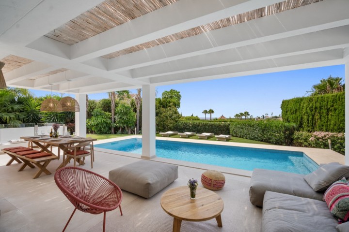 Villa con 4 Dormitorios  en El Paraiso