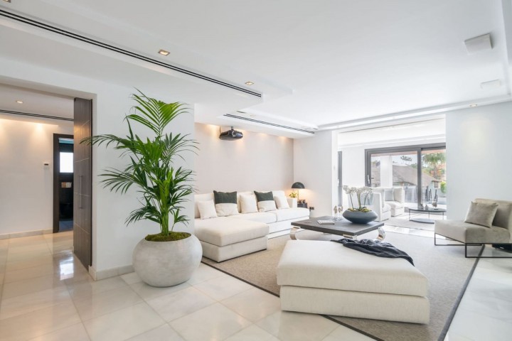 5 Bedroom Villa in Nueva Andalucía