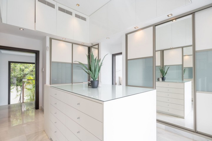 5 Bedroom Villa in Nueva Andalucía