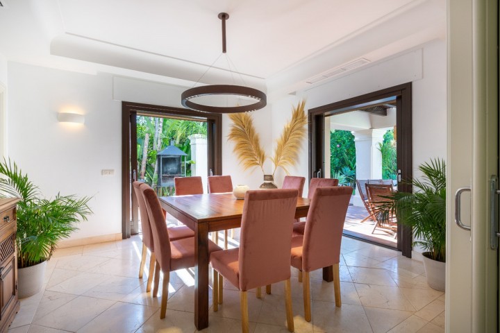 6 Sovrums Villa i Guadalmina Baja