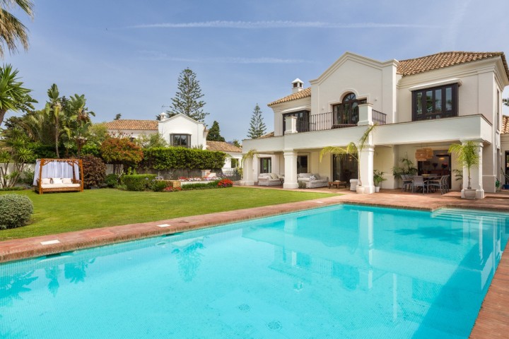 6 Sovrums Villa i Guadalmina Baja