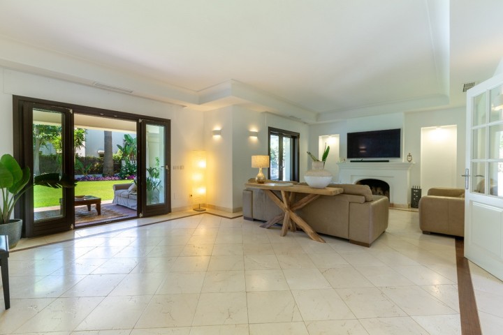 6 Sovrums Villa i Guadalmina Baja