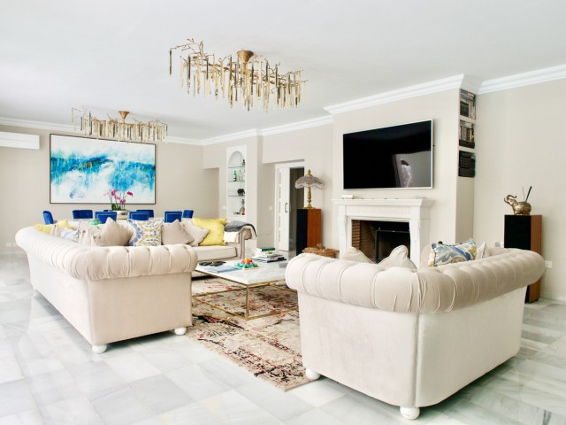 6 Slaapkamer Villa in El Paraiso