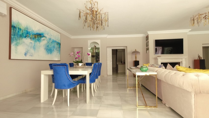 6 Slaapkamer Villa in El Paraiso