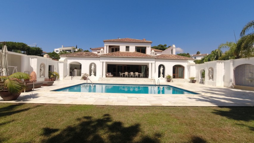 6 Bedroom Villa in El Paraiso