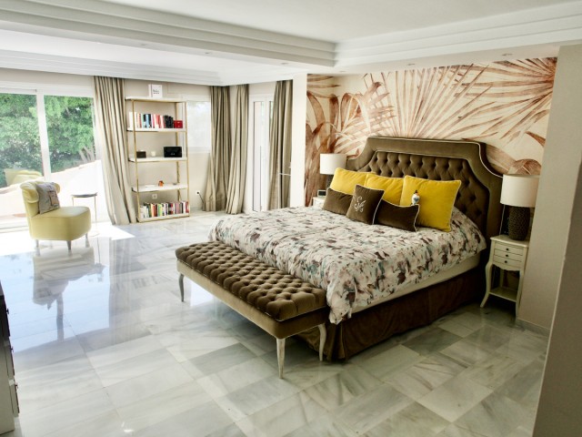 Villa con 6 Dormitorios en El Paraiso