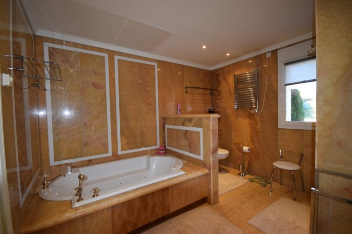 4 Bedroom Apartment in The Golden Mile
