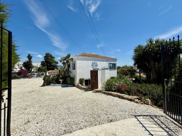 6 Bedroom Villa in Guadalmina Alta