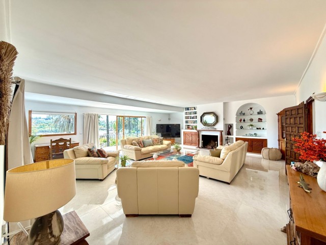 6 Bedroom Villa in Guadalmina Alta