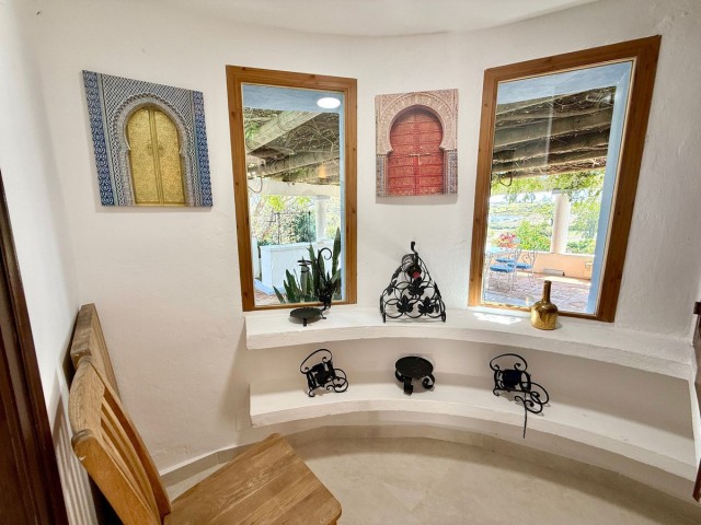 6 Bedroom Villa in Guadalmina Alta