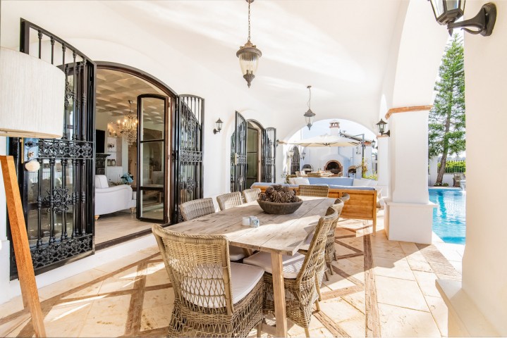 6 Bedroom Villa in Elviria