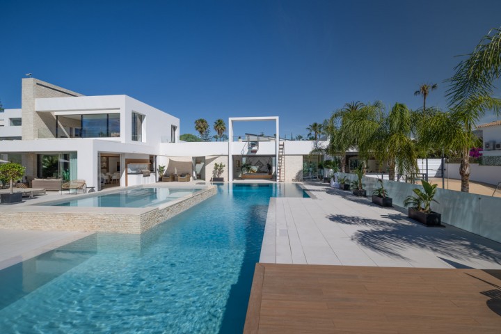 7 Sovrums Villa i El Paraiso