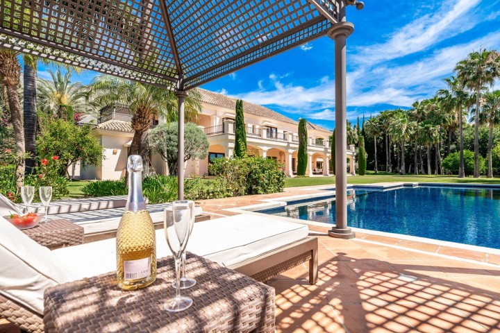 9 Bedroom Villa in Sierra Blanca
